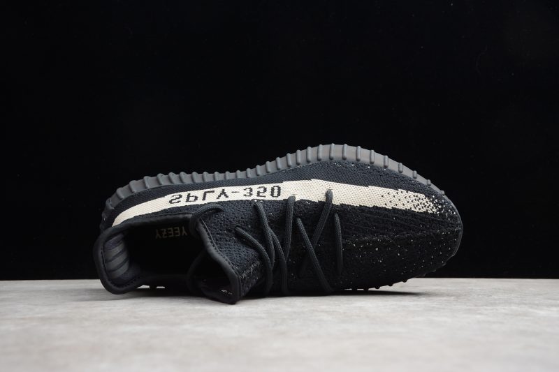 Adidas Yeezy 350 V2 Oreo - Imagen 3