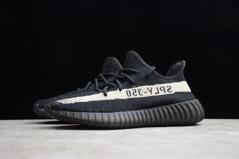 Adidas Yeezy 350 V2 Oreo - Imagen 5
