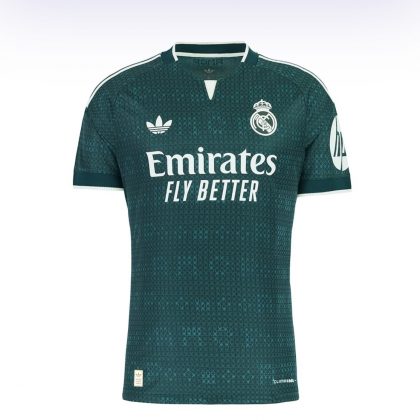 Real Madrid 26-27 Segunda Equipación